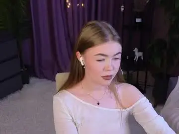 Chaturbate Adult Webcams of _liilcrystal_