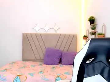 Chaturbate Free Porn Cam of zara_cute18