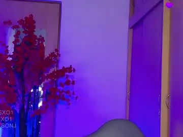 Chaturbate Live Sex Cam of liliwatsonj