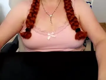 Chaturbate Live Sex Cam of elly_petite