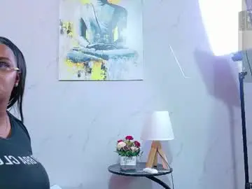 curvyhomebebe from chaturbate