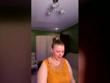 leona_tracie from chaturbate