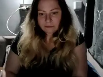 Chaturbate Live Sex Cam of candycream74