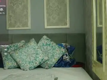 Chaturbate Free Live Porn of mira_glow