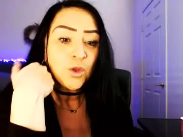 alyssiaamorexo from chaturbate