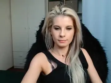 Chaturbate Live Porn of kristineamore