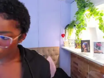 Chaturbate Live Porn of amelia_adms