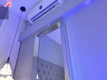 Chaturbate Live Sex Cam of violettharous
