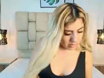 Chaturbate Free Porn Cam of sarablonde_t