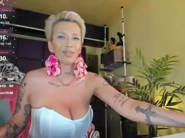 Chaturbate Live Sex Cam of sofiequeen_