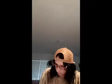 Chaturbate Live Sex Cam of urmomalexx