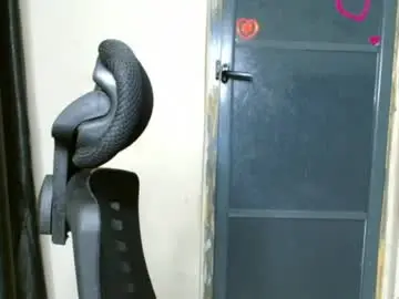 Chaturbate Live Sex Cam of choco_petitee