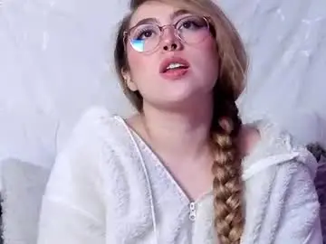 Chaturbate Live Sex Cam of julieta_cooper20