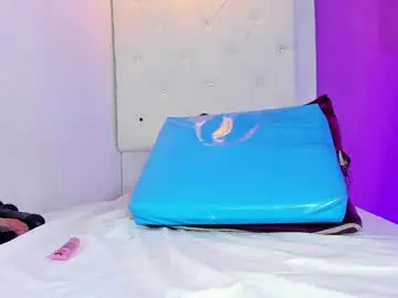 Chaturbate Watch Live Sex Cams of roxy_sexy69