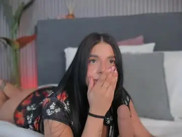 Chaturbate Live Sex Cam of emelie_89