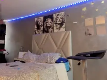 Chaturbate Live Sex Cam of sexyzoe_69