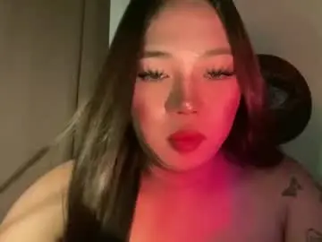 Chaturbate Live Sex Cam of makemesquirt_xxx