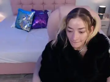 Chaturbate Live Sex Cam of zoee_joness
