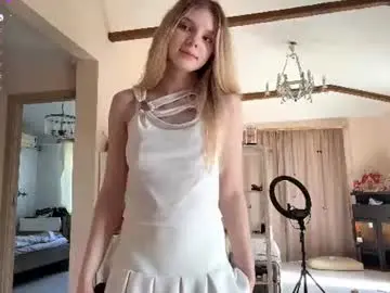 Chaturbate Live Sex Cam of chloe_show