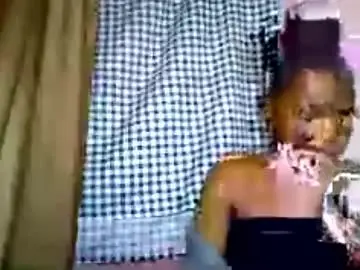 Chaturbate Live Sex Cam of lara_belle