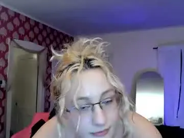switchykitty from chaturbate