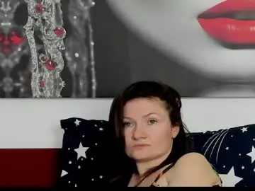 Chaturbate Nude Webcam of illegalbeauty87