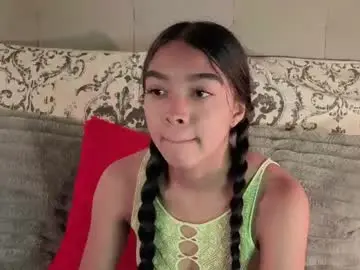 Chaturbate Free Porn Cam of pocahontas_moon