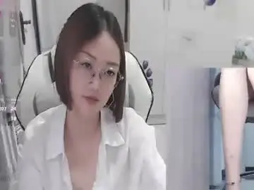 Chaturbate Live Sex Cam of coco_coo