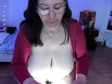 Chaturbate Free Porn Cam of esmeralda_milf1