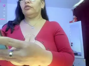 Chaturbate Adult Video Chat of esmeralda_milf1