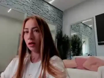 reina_cummings from chaturbate