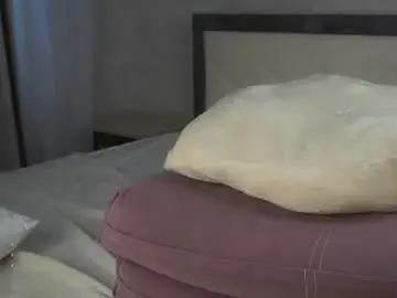 Chaturbate Adult Video Chat of lipswithsmileonthem