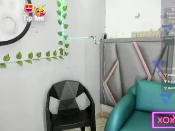 aurora_blackmont from chaturbate