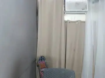 Chaturbate Live Sex Cam of candysweetcum_