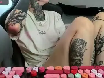 Chaturbate Nude Webcam of _feralberry__
