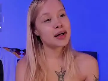 Chaturbate Live Sex Cam of softangelxkisses