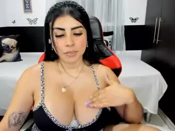Chaturbate Adult Video Chat of lucy007_