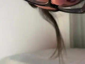 Chaturbate Live Porn of ali_elly