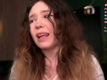 shiny_bell from chaturbate