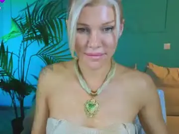 lindsi_luvviv from chaturbate