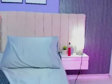 Chaturbate Live Sex Cam of ivy_petit