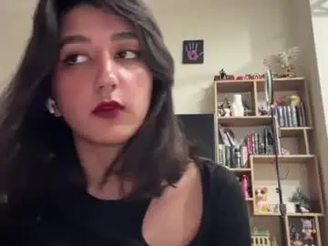 Chaturbate Live Sex Cam of tawnyamartinek