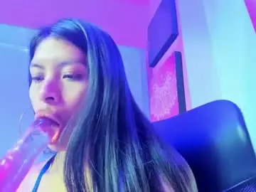 Chaturbate Live Sex Cam of chloemartini_