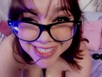 chaarlotte_1 from chaturbate