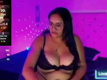 Chaturbate Free Live Porn of kiaravelvet_