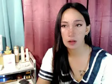 Chaturbate Live Sex Cam of pinay_lucy