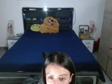 Chaturbate Live Sex Cam of samantha_singh1
