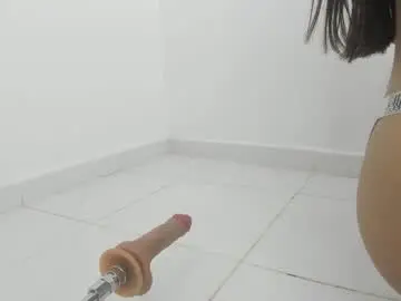 Chaturbate Watch Live Sex Cams of sweet_litle