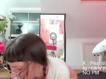 Chaturbate Nude Webcam of carlypearls