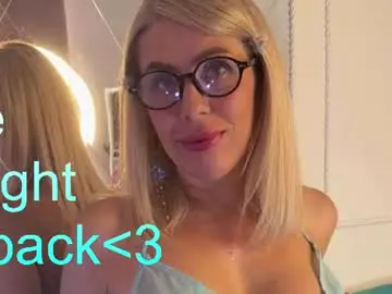 Chaturbate Live Sex Cam of lina_bennet